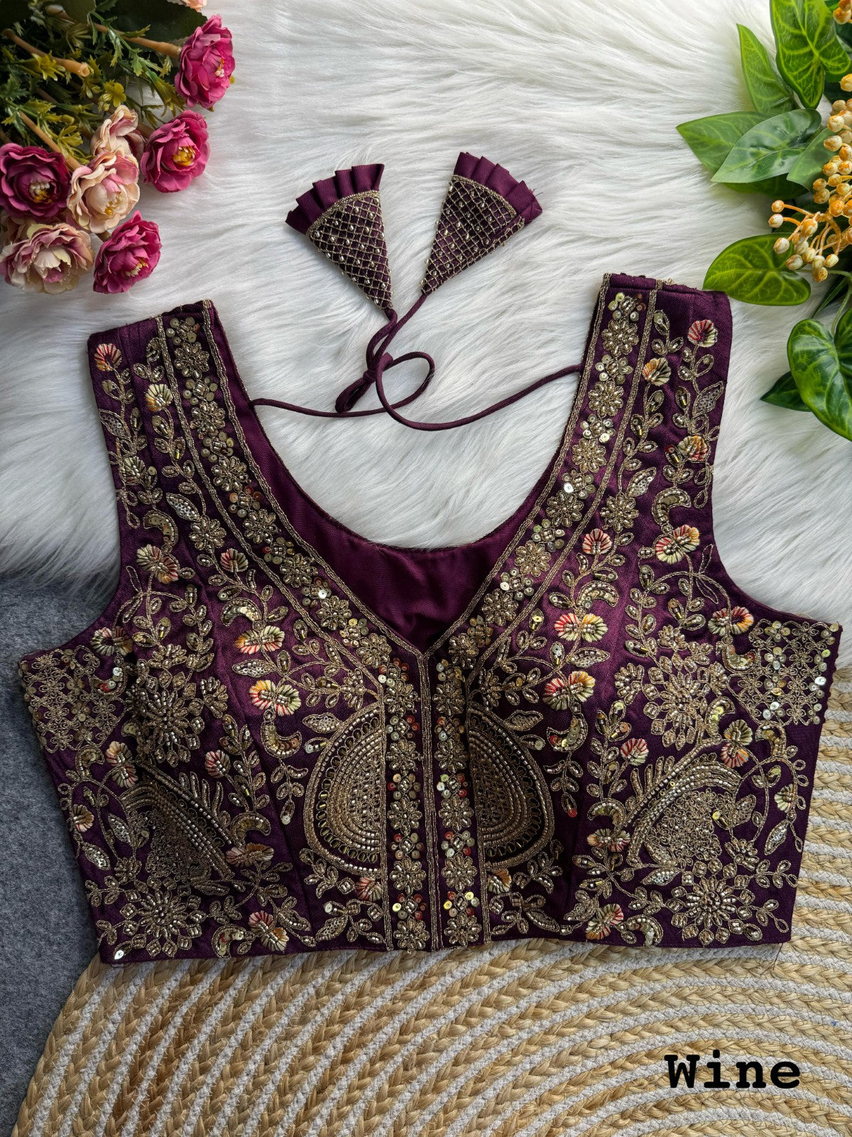 Readymade Handwork with Thread coding Sequin work Sleeveless V neck Padded blouse