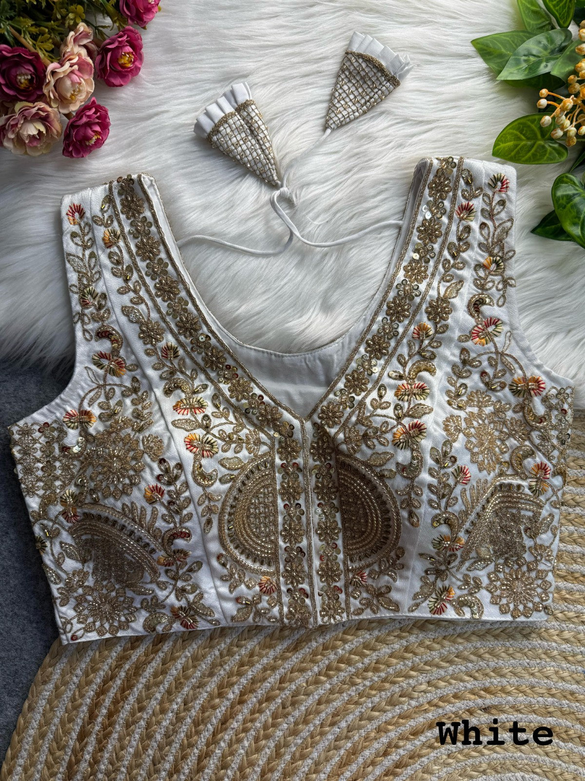 Readymade Handwork with Thread coding Sequin work Sleeveless V neck Padded blouse