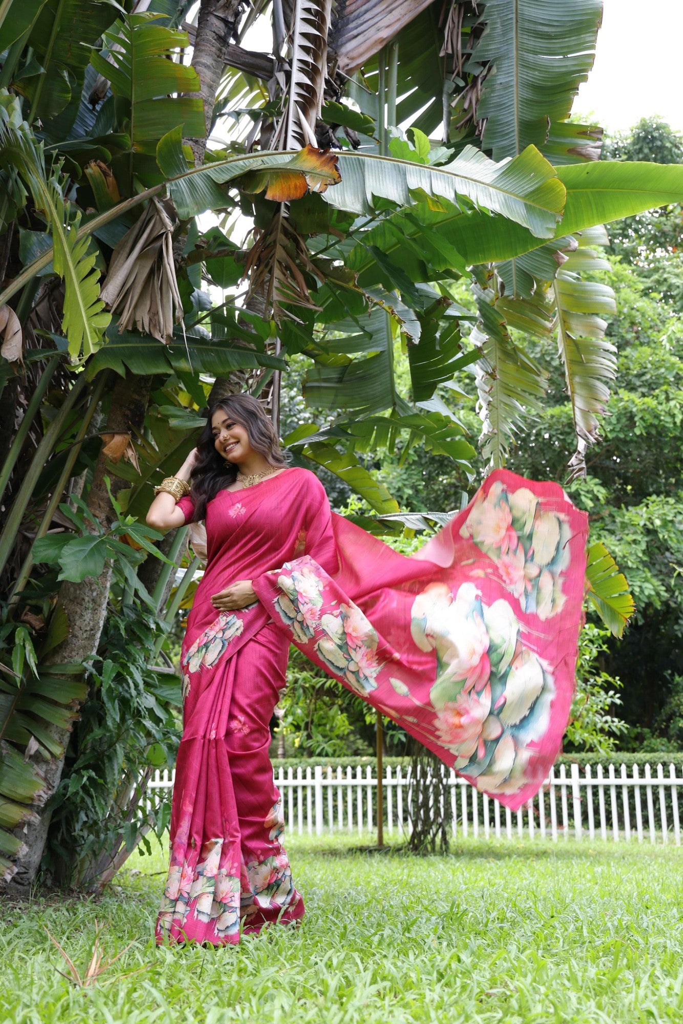 Soft tussar silk fabric with print on pallu saree Women's wear printed saree blouse