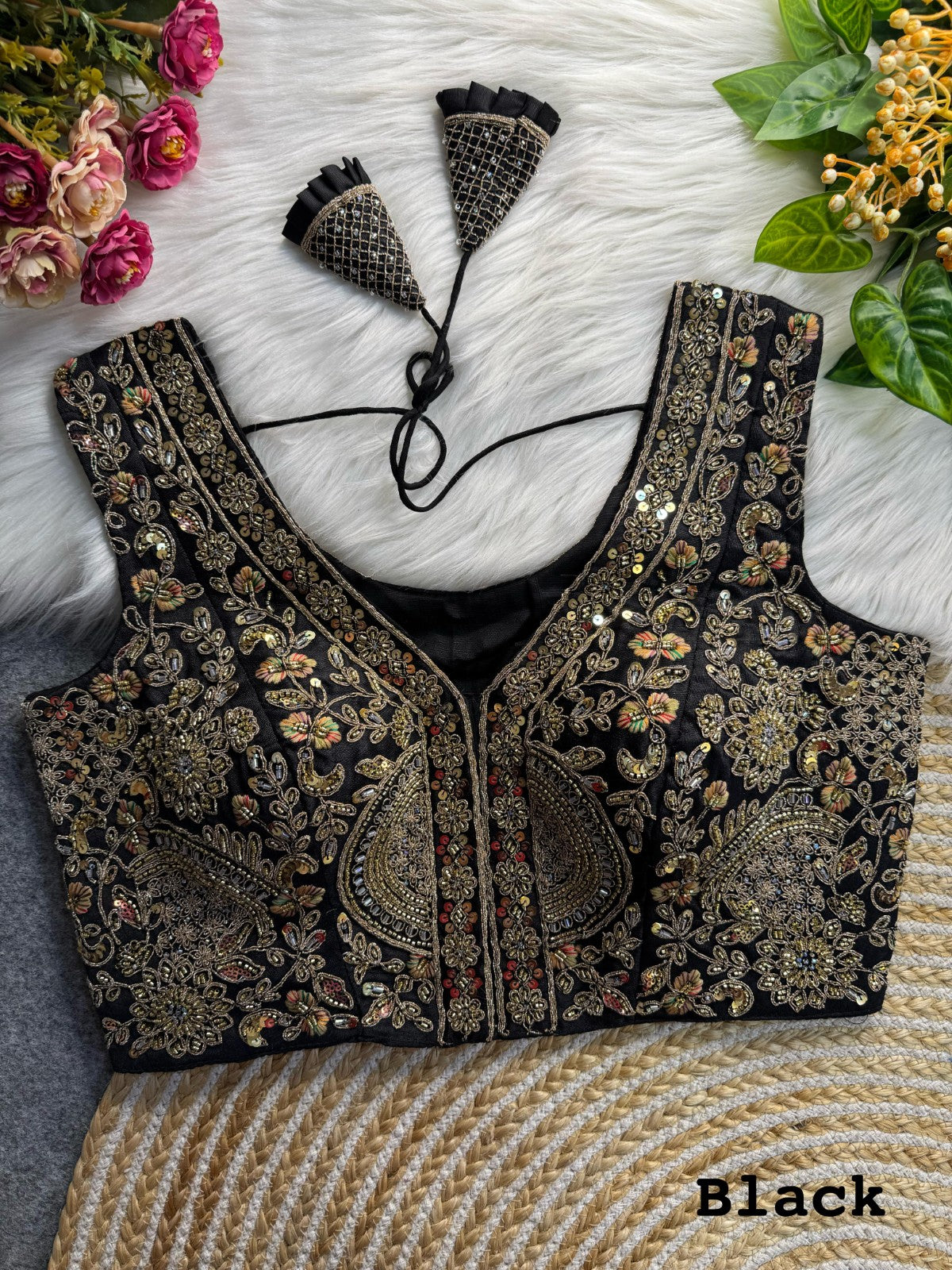 Readymade Handwork with Thread coding Sequin work Sleeveless V neck Padded blouse