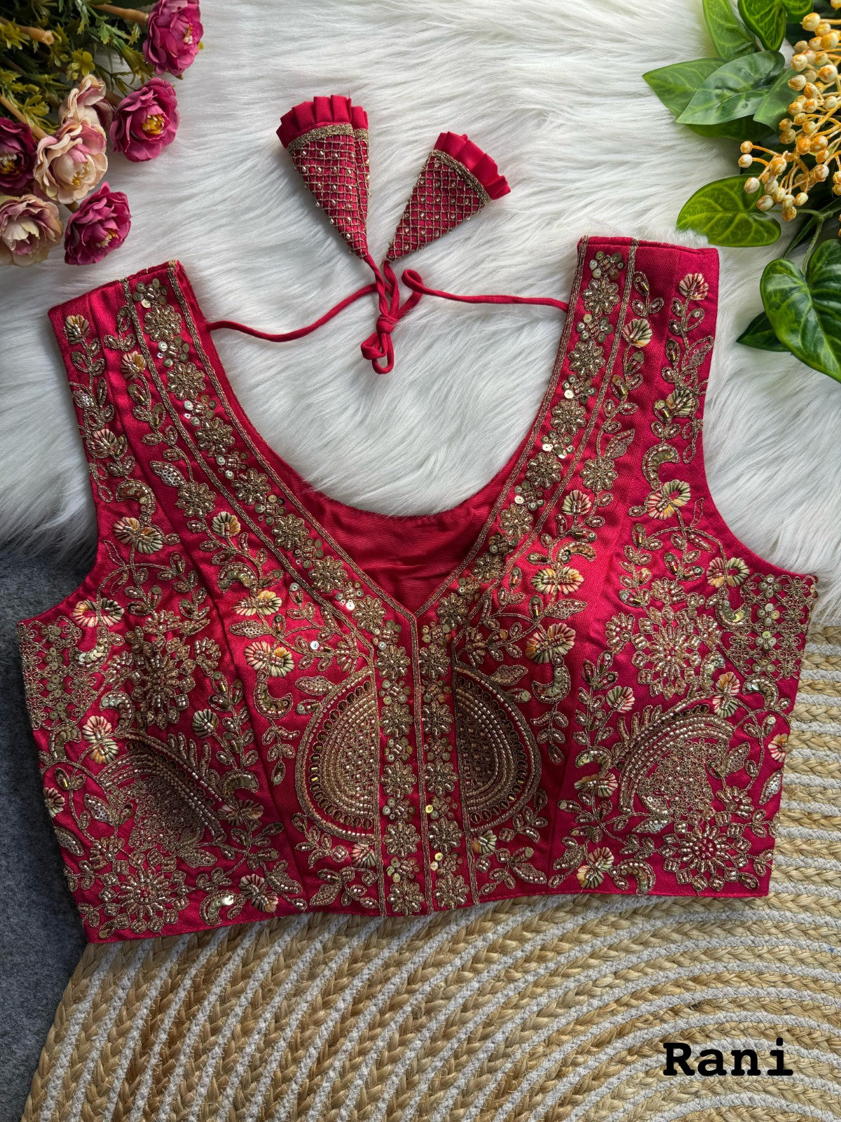 Readymade Handwork with Thread coding Sequin work Sleeveless V neck Padded blouse