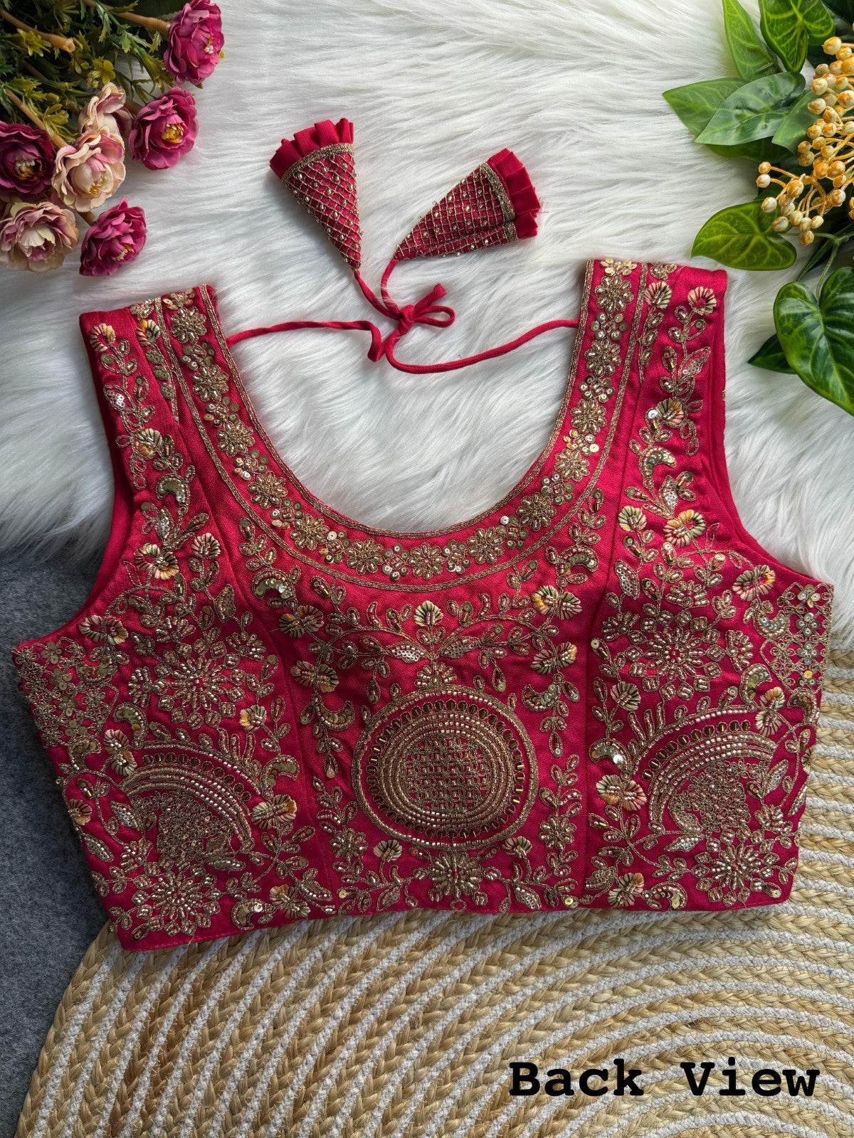 Readymade Handwork with Thread coding Sequin work Sleeveless V neck Padded blouse