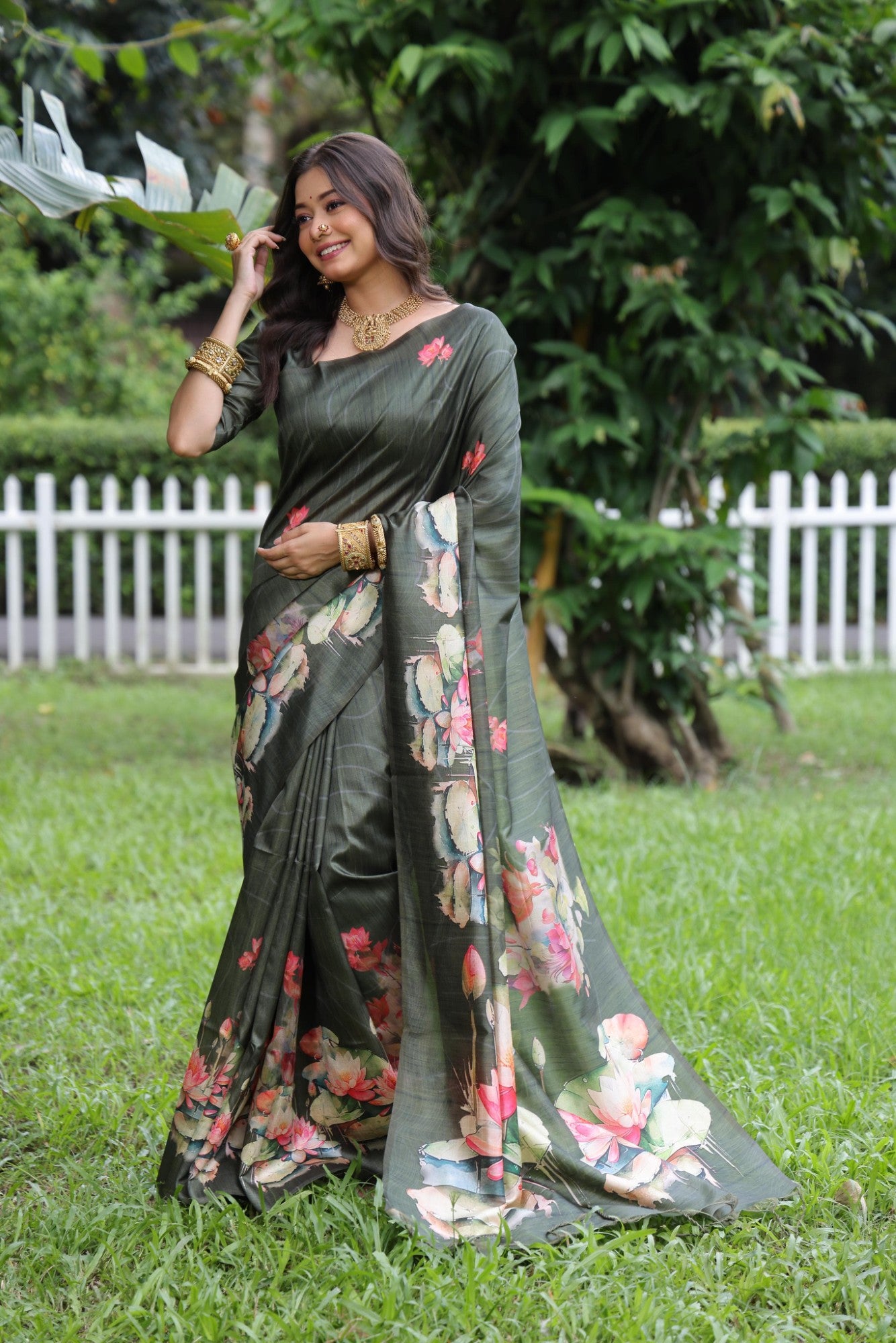 Soft tussar silk fabric with print on pallu saree Women's wear printed saree blouse