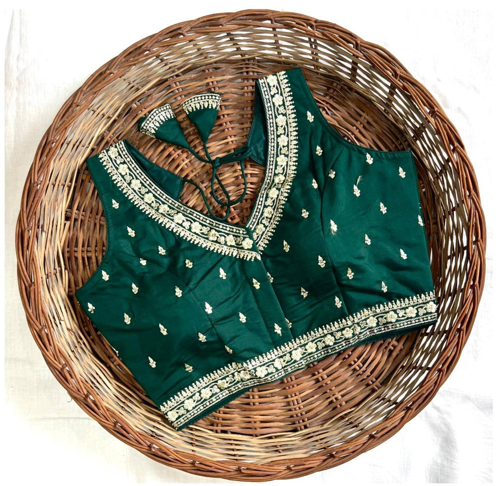 Deep V neck Heavy silk fabric Women's wear Blouse Sleeveless zari with thread work saree blouse