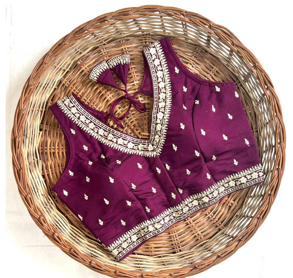 Deep V neck Heavy silk fabric Women's wear Blouse Sleeveless zari with thread work saree blouse