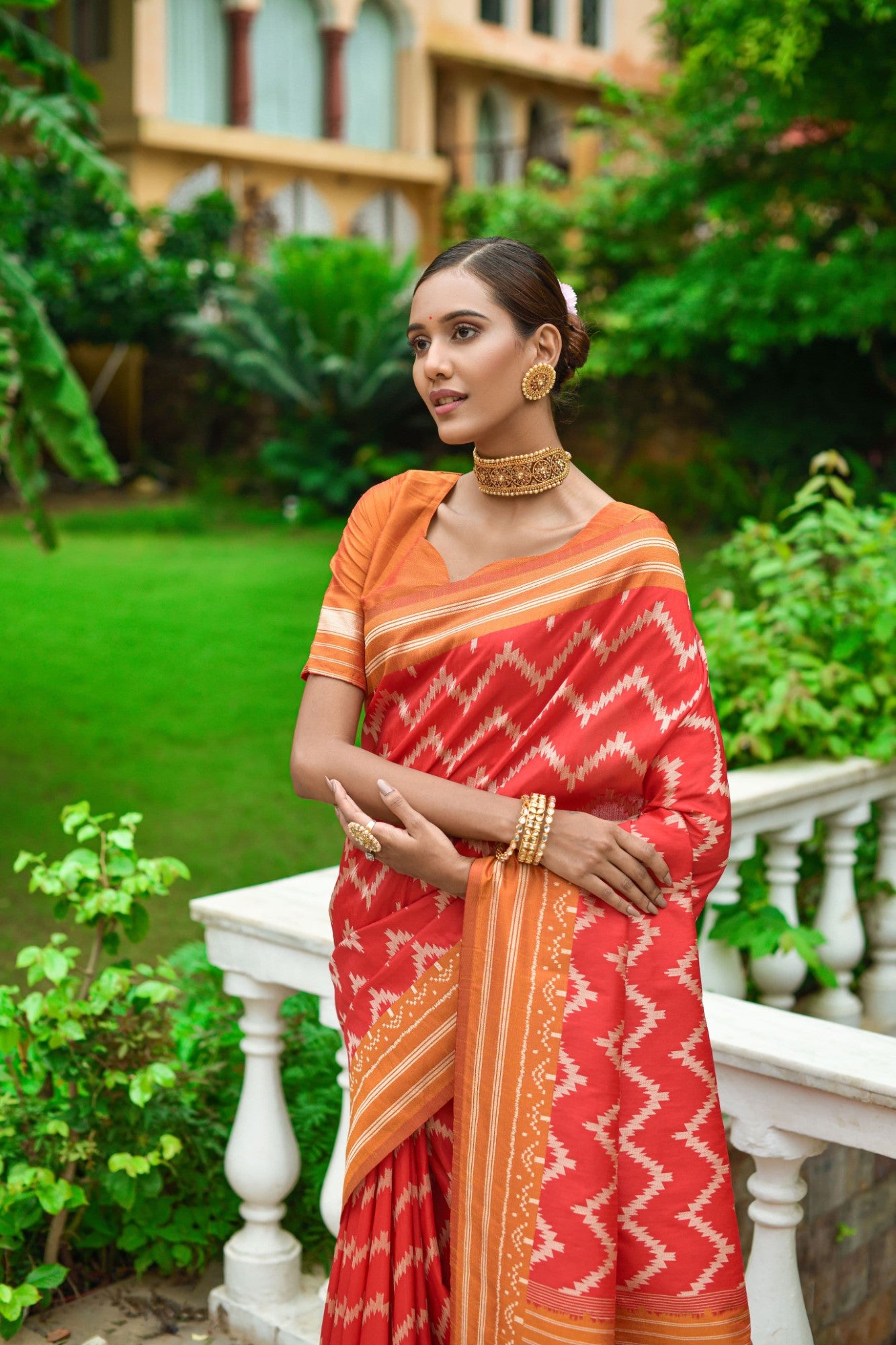 Women's wear saree Soft raw silk fabric Tone to tone weaving saree with contrast woven pallu