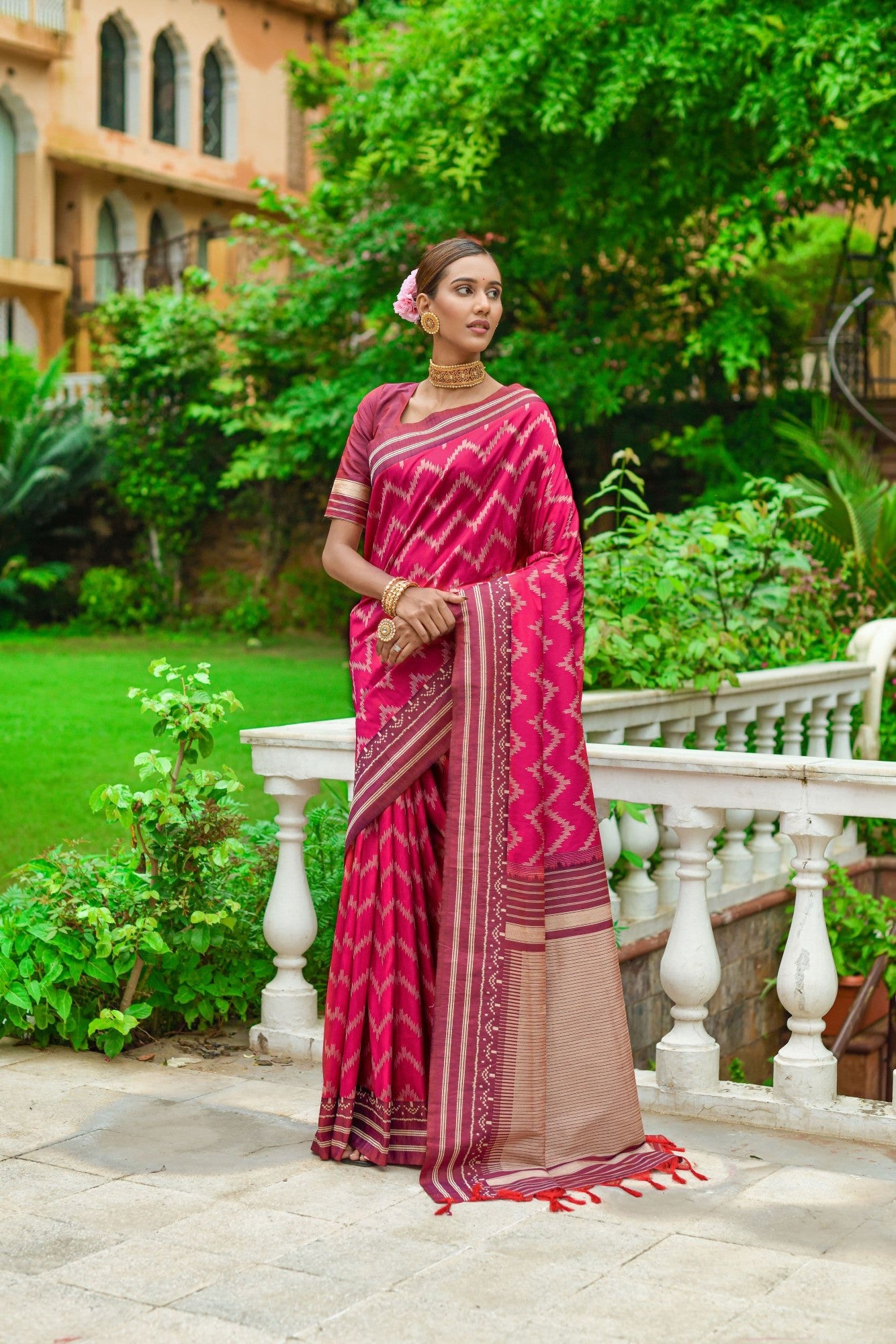 Women's wear saree Soft raw silk fabric Tone to tone weaving saree with contrast woven pallu