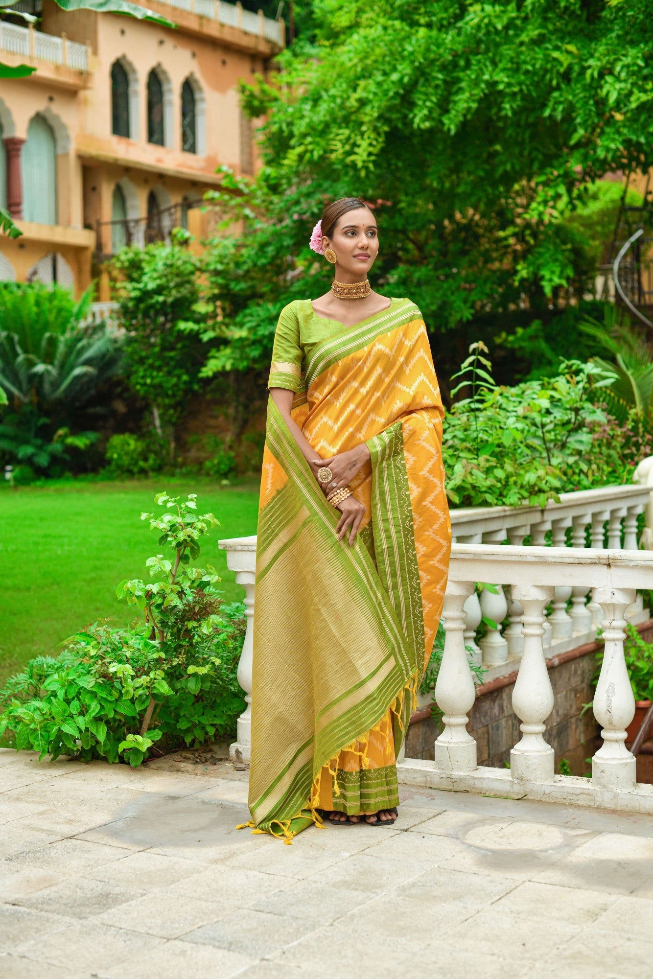Women's wear saree Soft raw silk fabric Tone to tone weaving saree with contrast woven pallu